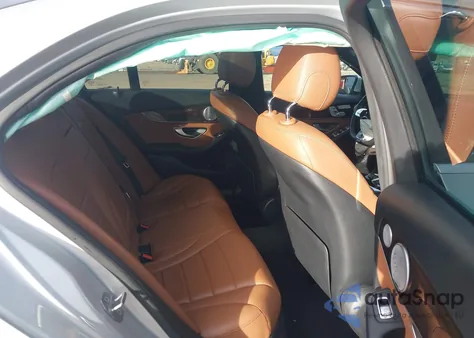 2019 Mercedes-Benz C 300 z USA, uszkodzony, nr VIN 55SWF8DB7KU282904